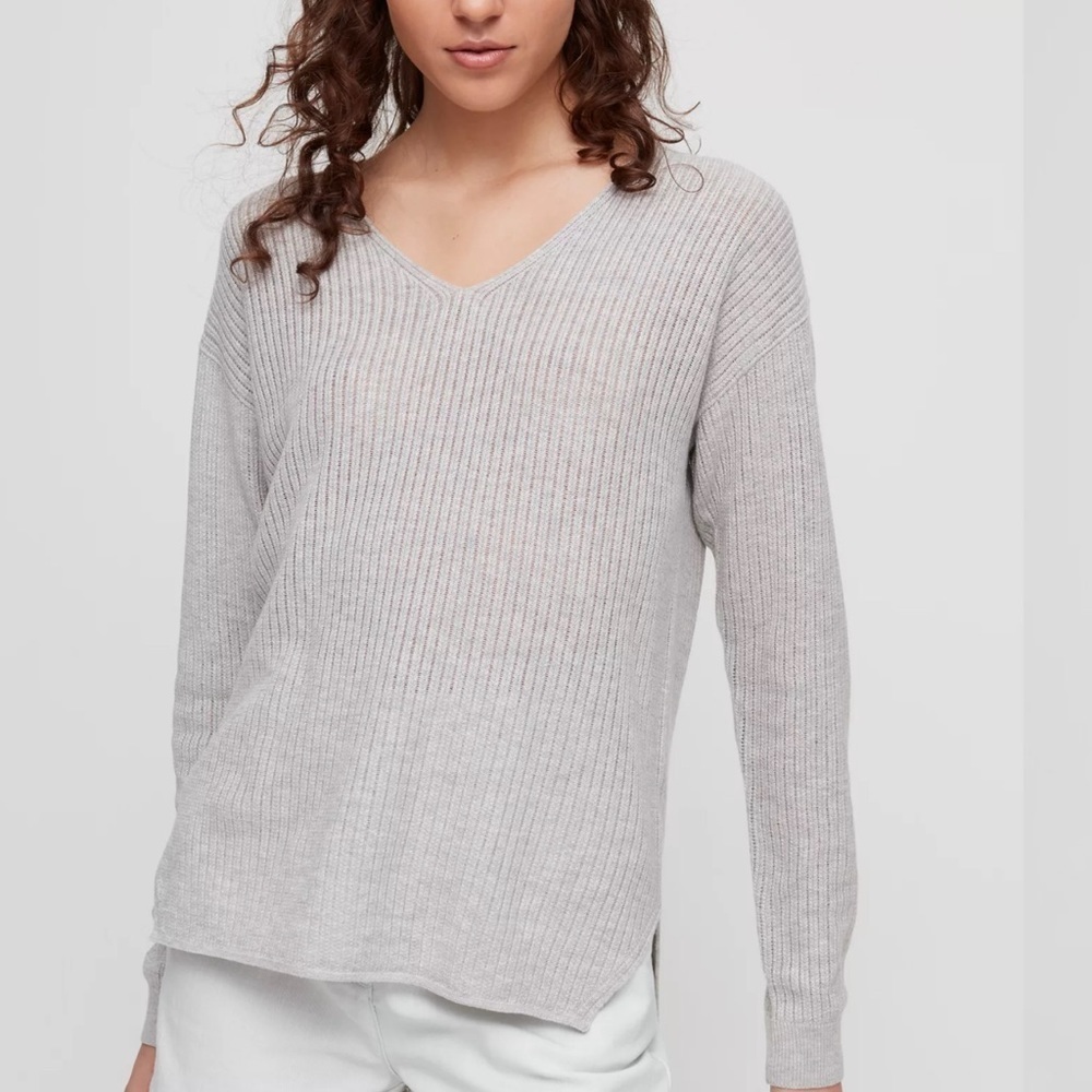 Aritzia Wilfred sweater​​​​​
